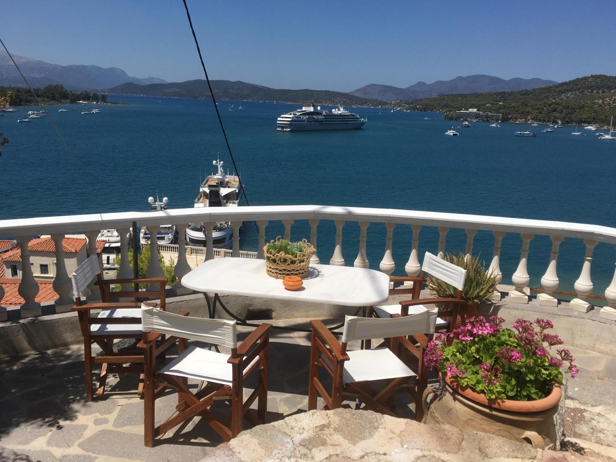 Kasteli Suite Poros Town Exterior foto